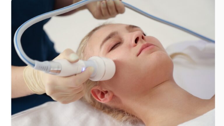 RF Microneedling Downtime Day-by-Day Recovery Timeline (With Photos & Expert Tips)